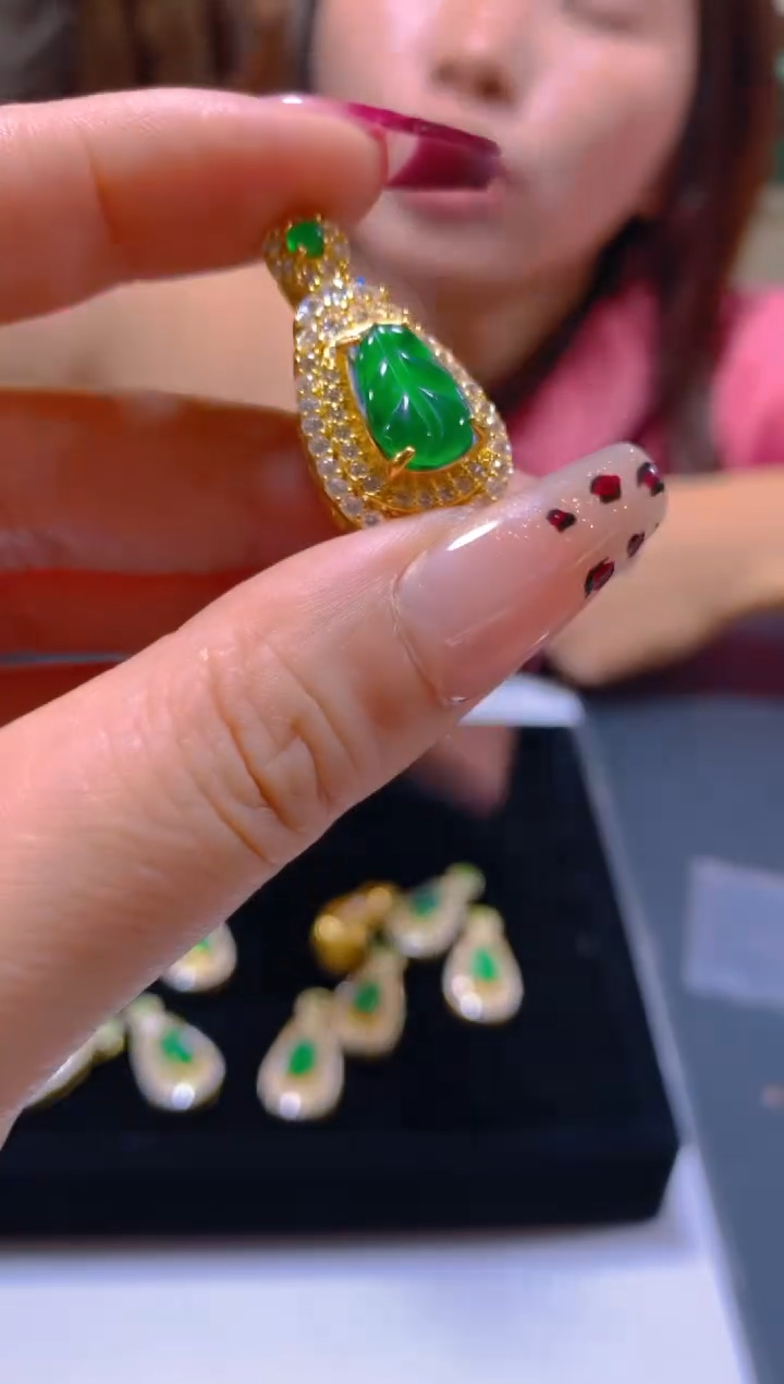 颈饰未镶嵌翡翠多样性发一