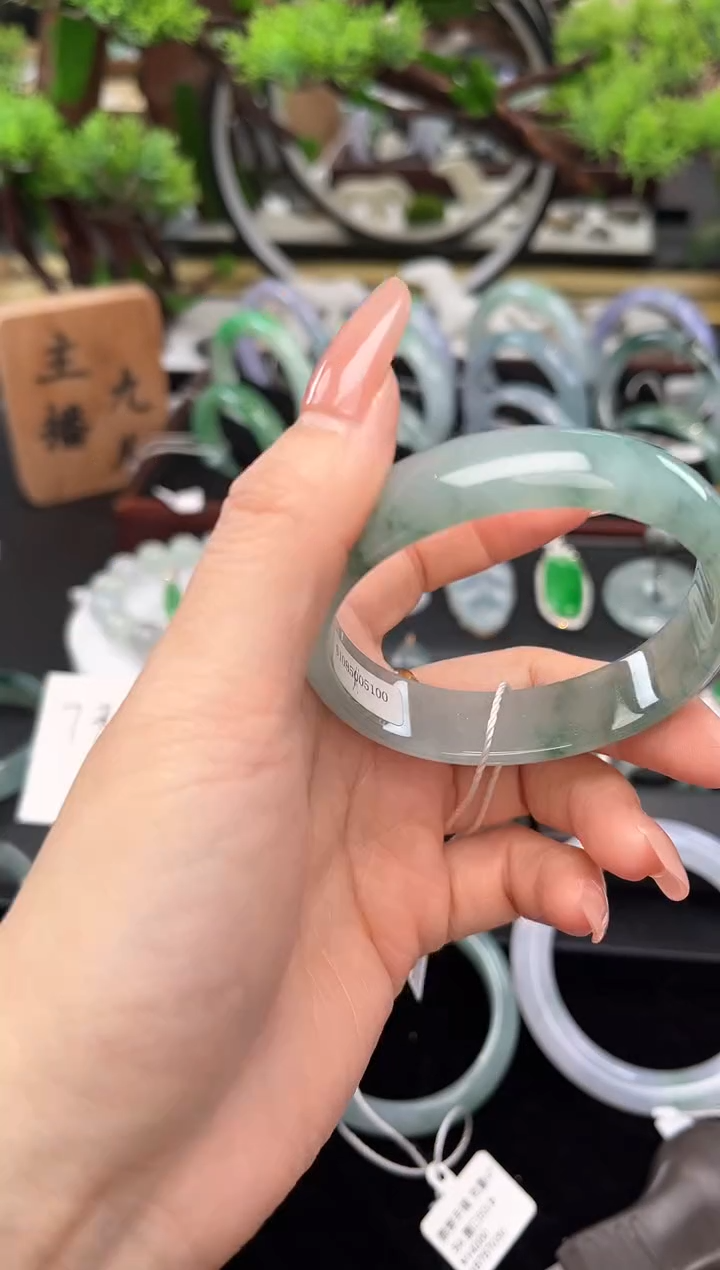 未镶嵌手镯翡翠手镯