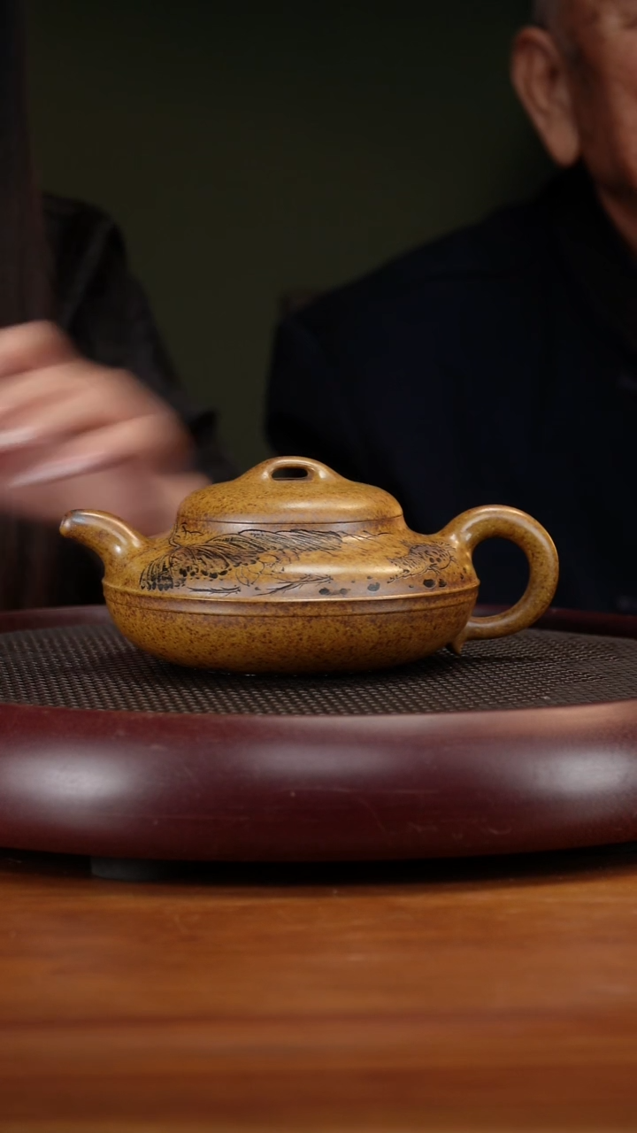 茶壶紫砂18SDH大线圆 黄金砂柴烧520cc