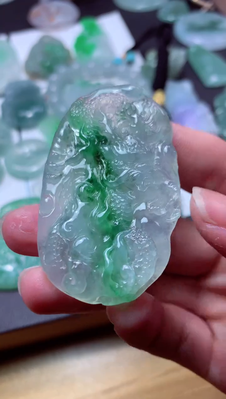 【闪购商品】翡翠颈饰未镶嵌天然翡翠