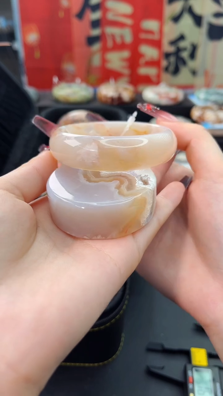 【闪购商品】石英质玉手镯未镶嵌赠送镯心（54圈口）