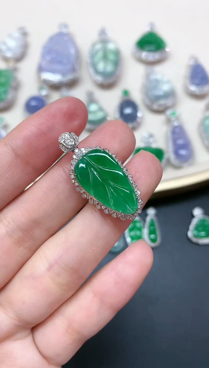 【闪购商品】翡翠吊坠(不含链)18K金镶嵌A207|7500