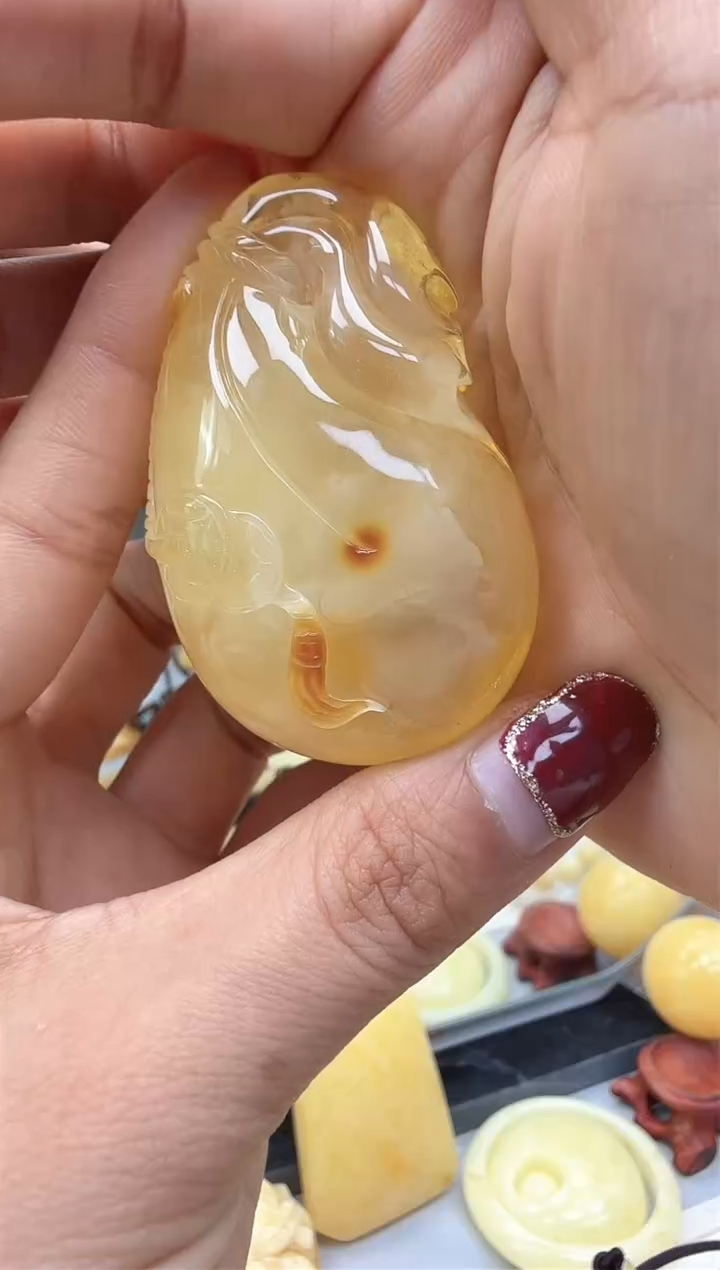 【闪购商品】琥珀裸石未镶嵌挂坠