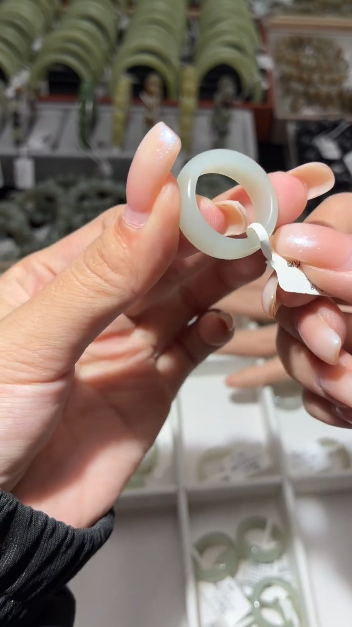 未镶嵌戒圈和田玉且末近矿微色差高青白18+戒圈