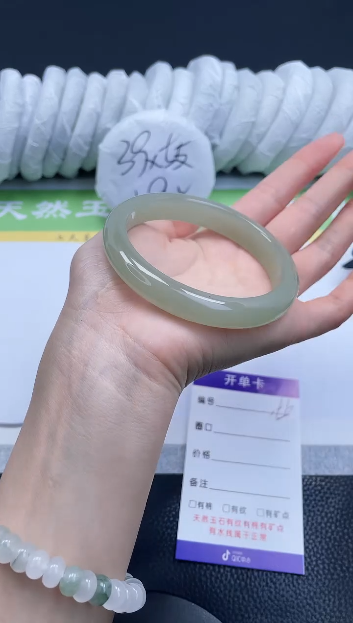 【闪购商品】石英质玉手镯未镶嵌A156-60+