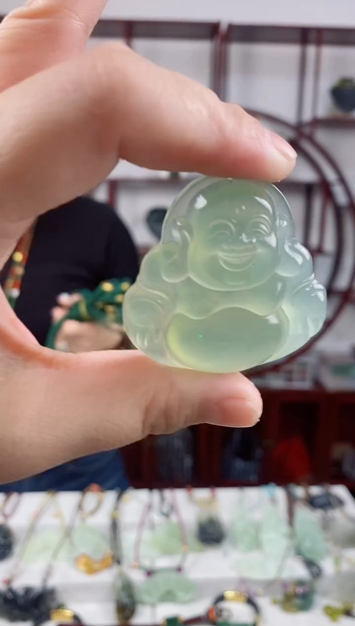 未镶嵌岫玉颈饰1