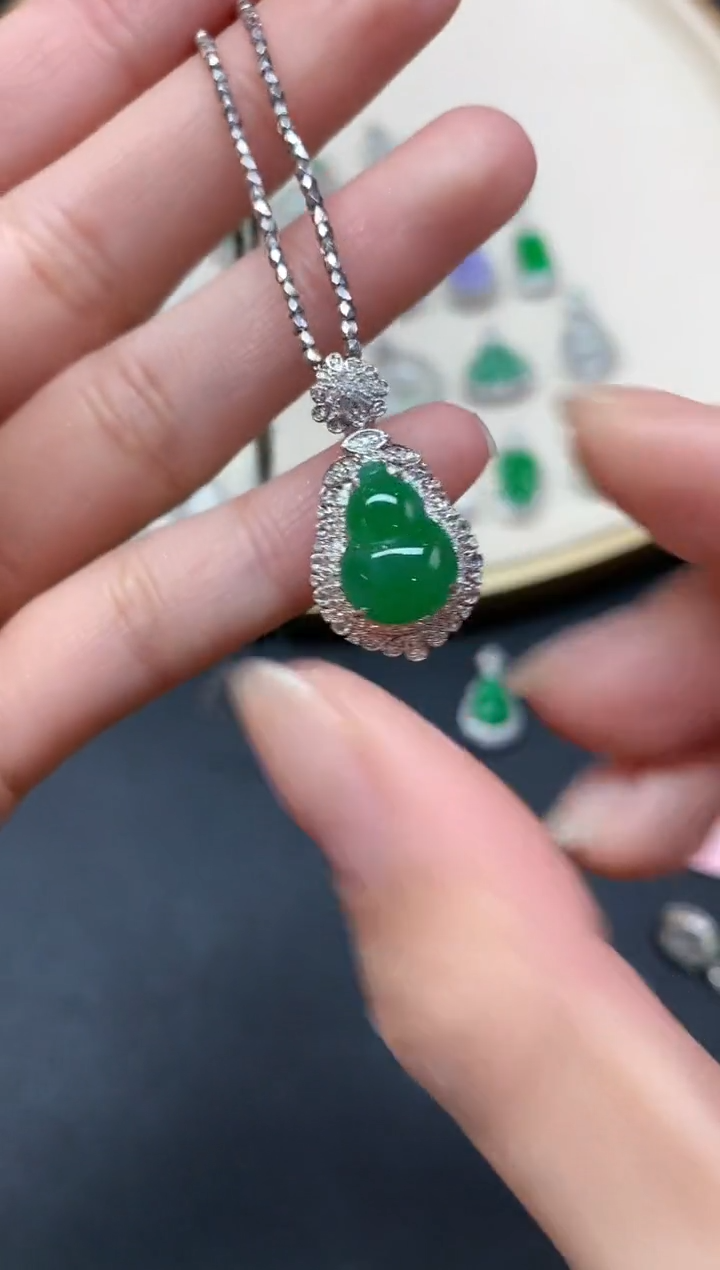 【闪购商品】翡翠吊坠(不含链)18K金镶嵌吊坠A65|9800