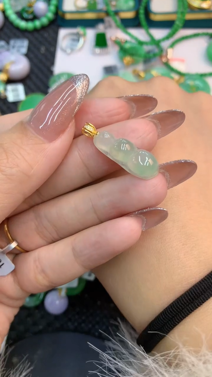 颈饰未镶嵌翡翠1