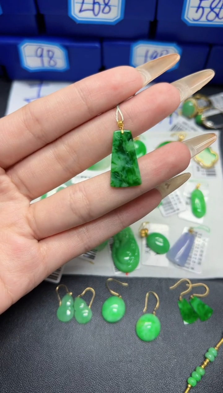 【闪购商品】翡翠颈饰18K金镶嵌Y缅料A货/支持复检/一件