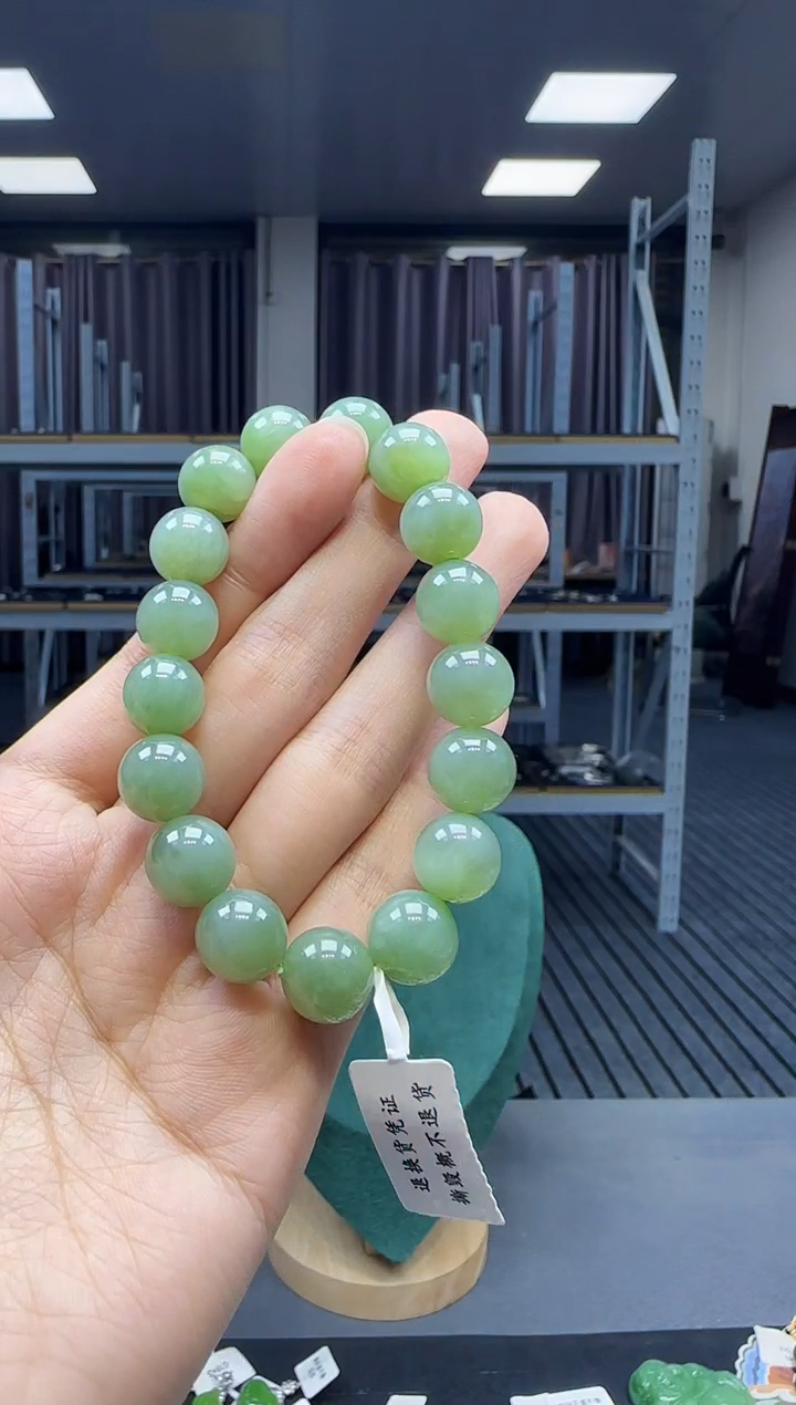 未镶嵌手串和田玉1