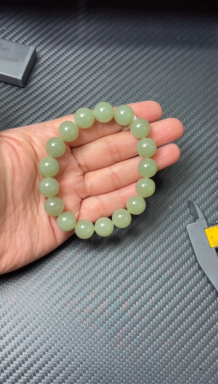 未镶嵌手串和田玉若羌微色差卡12hm