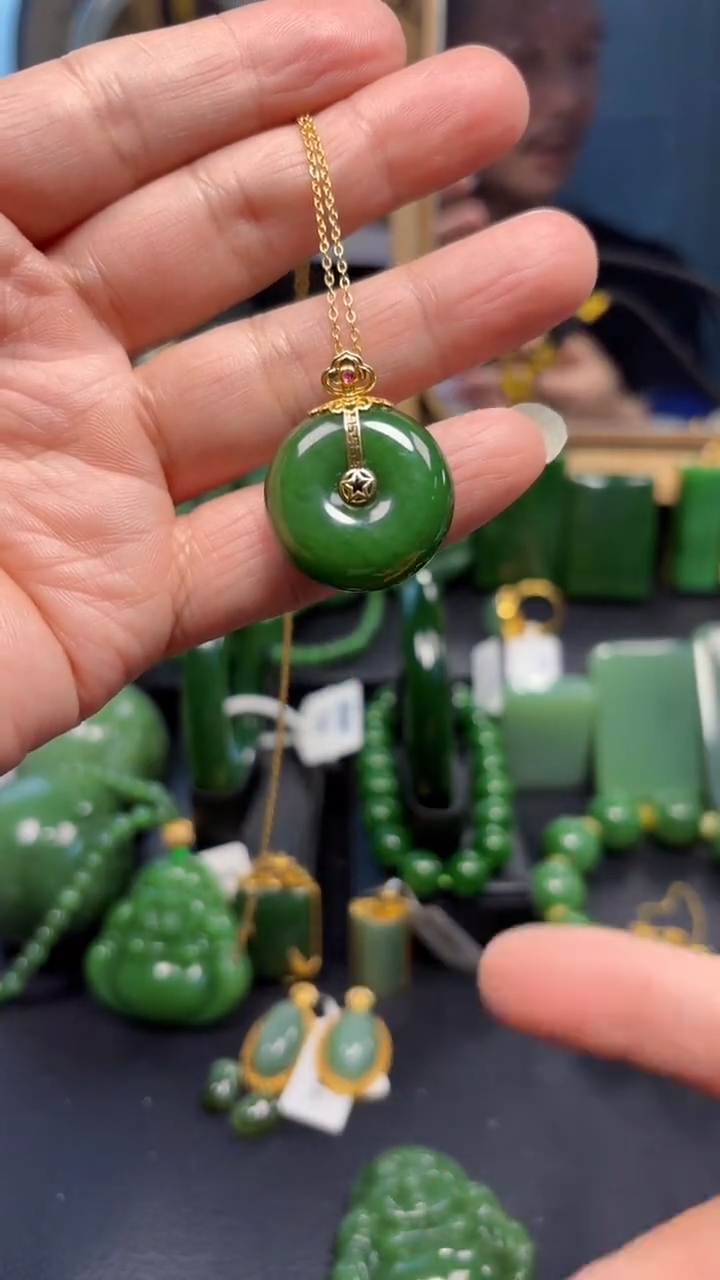 【闪购商品】和田玉（碧玉）吊坠(赠链)18K金镶嵌1