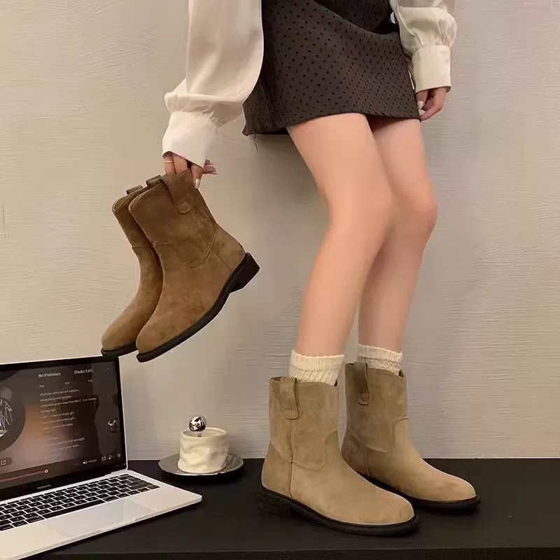 新款秋冬女款爆款短靴轻便不累脚套筒短靴6011(短靴,加绒)