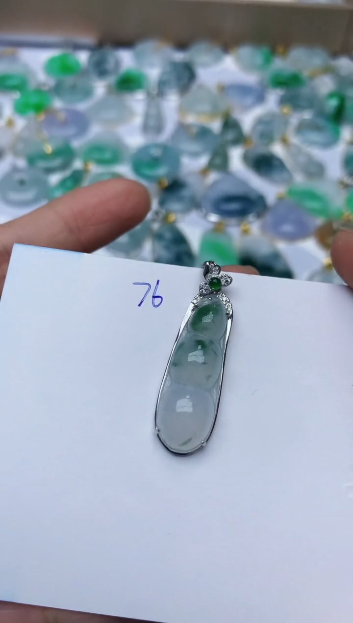 【闪购商品】翡翠颈饰18K金镶嵌天然翡翠A货   