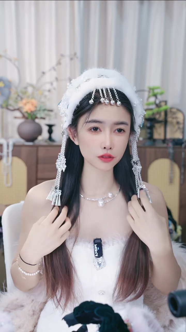 合金布艺白色毛毛民族风发箍