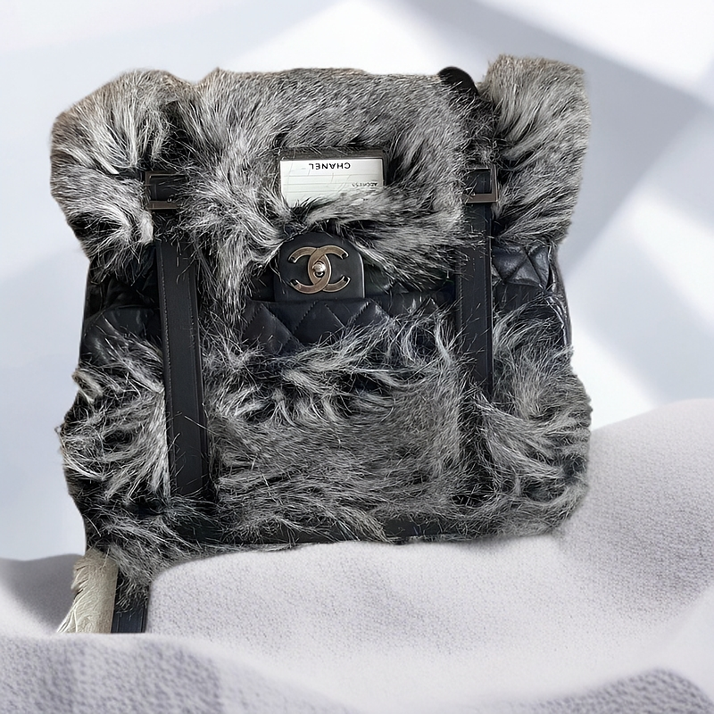 95新 Chanel/香奈儿 東区-黑色毛毛三合一可拆卸双肩包/34374稀有