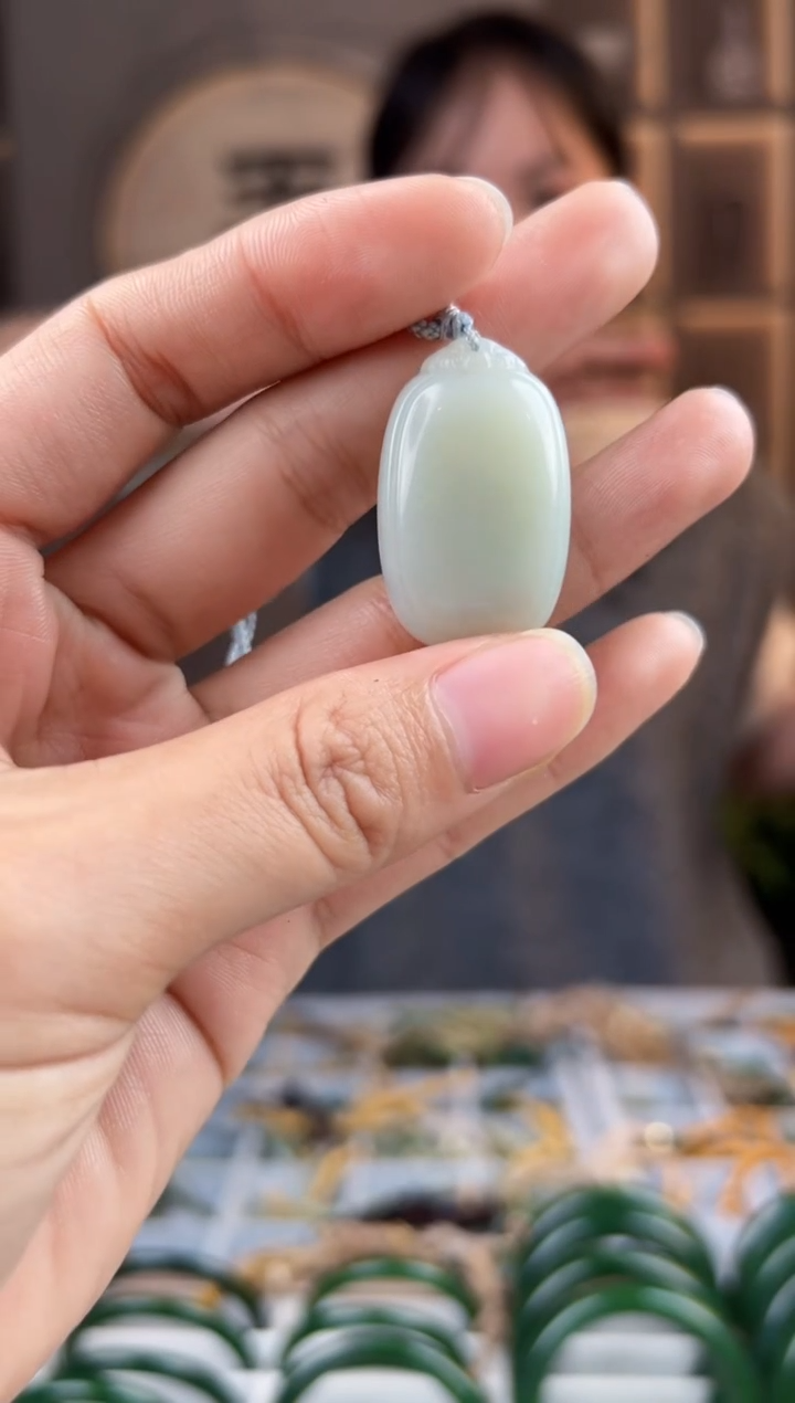 颈饰未镶嵌和田玉拍一发一，拍一发一