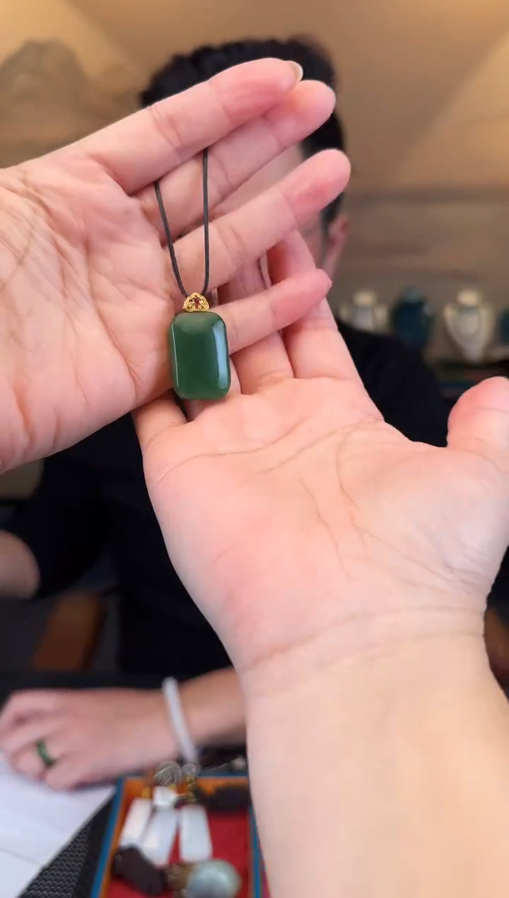 颈饰未镶嵌和田玉无事牌