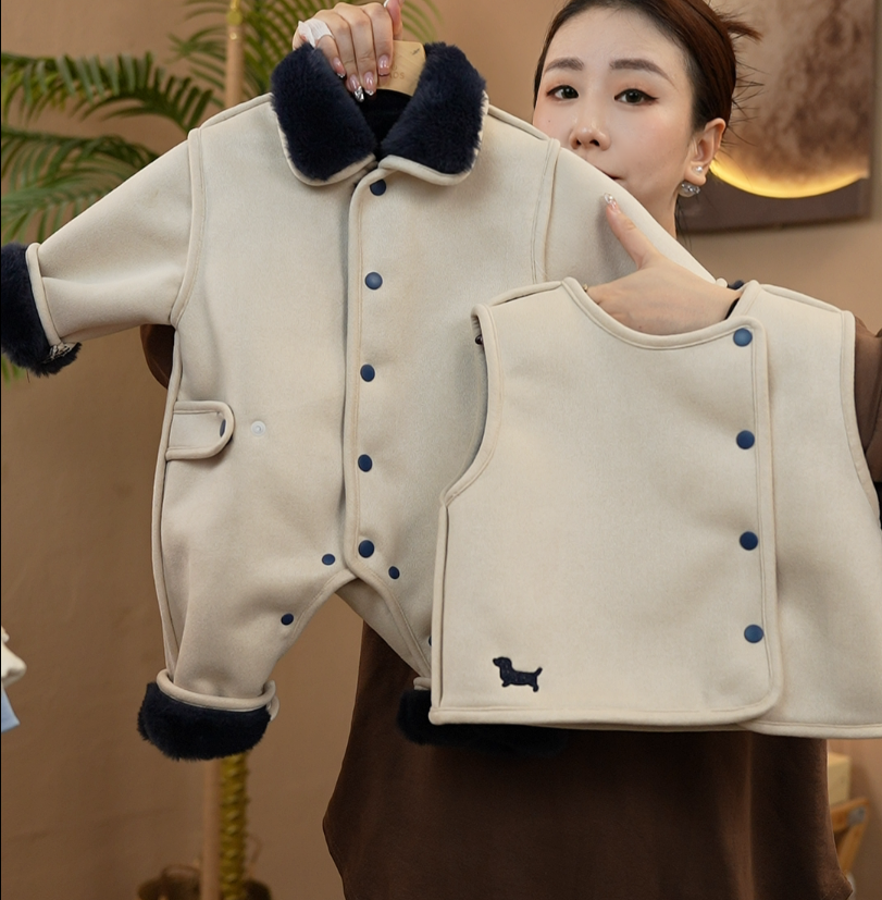 冬季婴儿连体衣加绒加厚皮毛一体冬季新生儿宝宝衣服男女哈衣爬服
