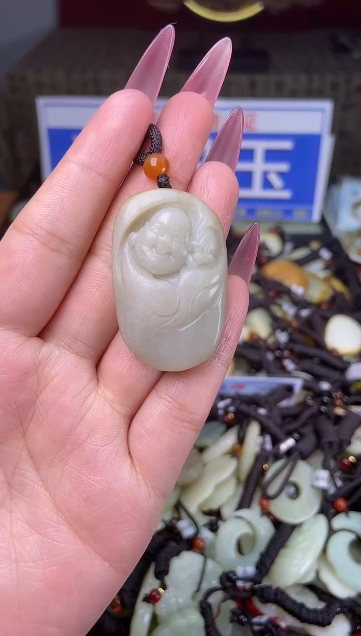 和田玉未镶嵌颈饰1