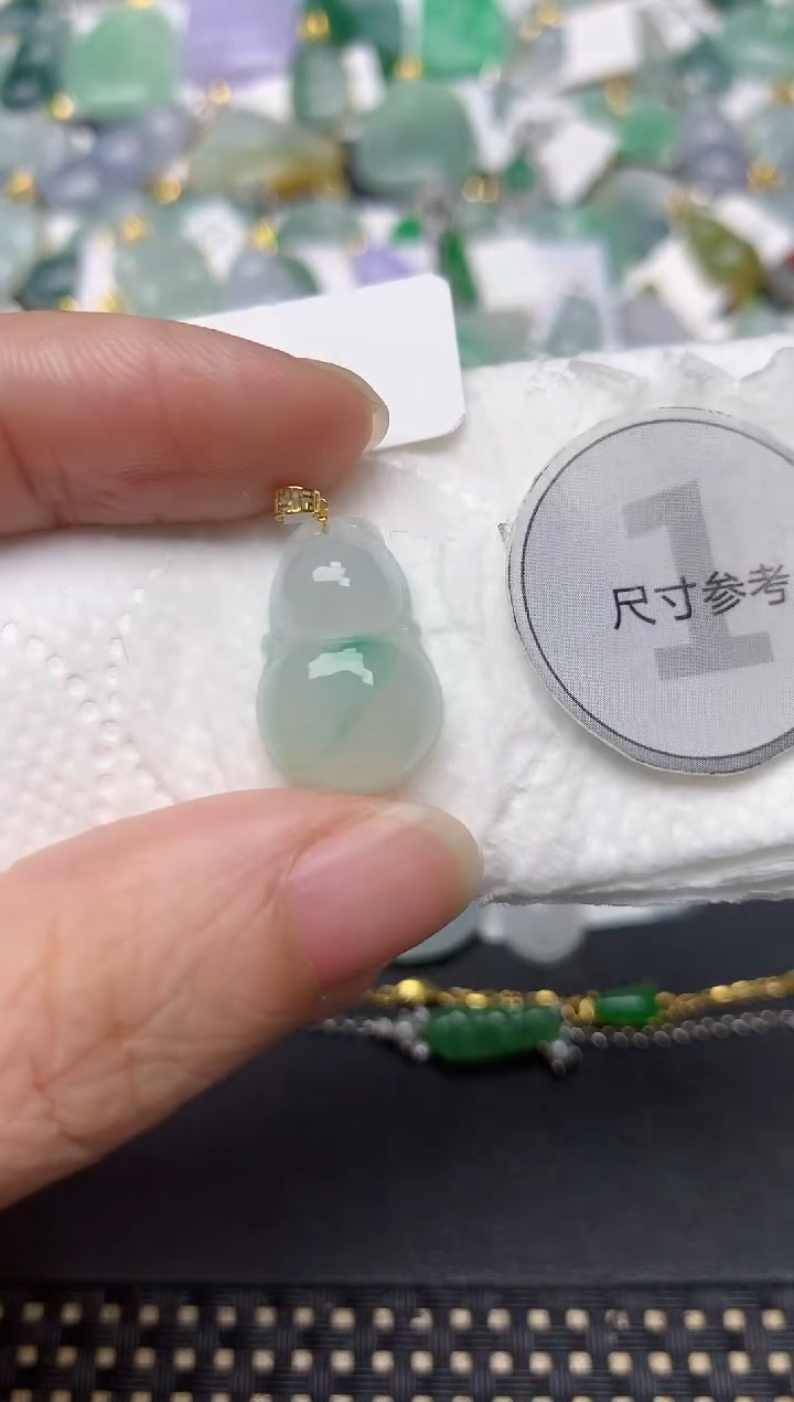 颈饰18K金镶嵌翡翠天然缅甸A货翡翠