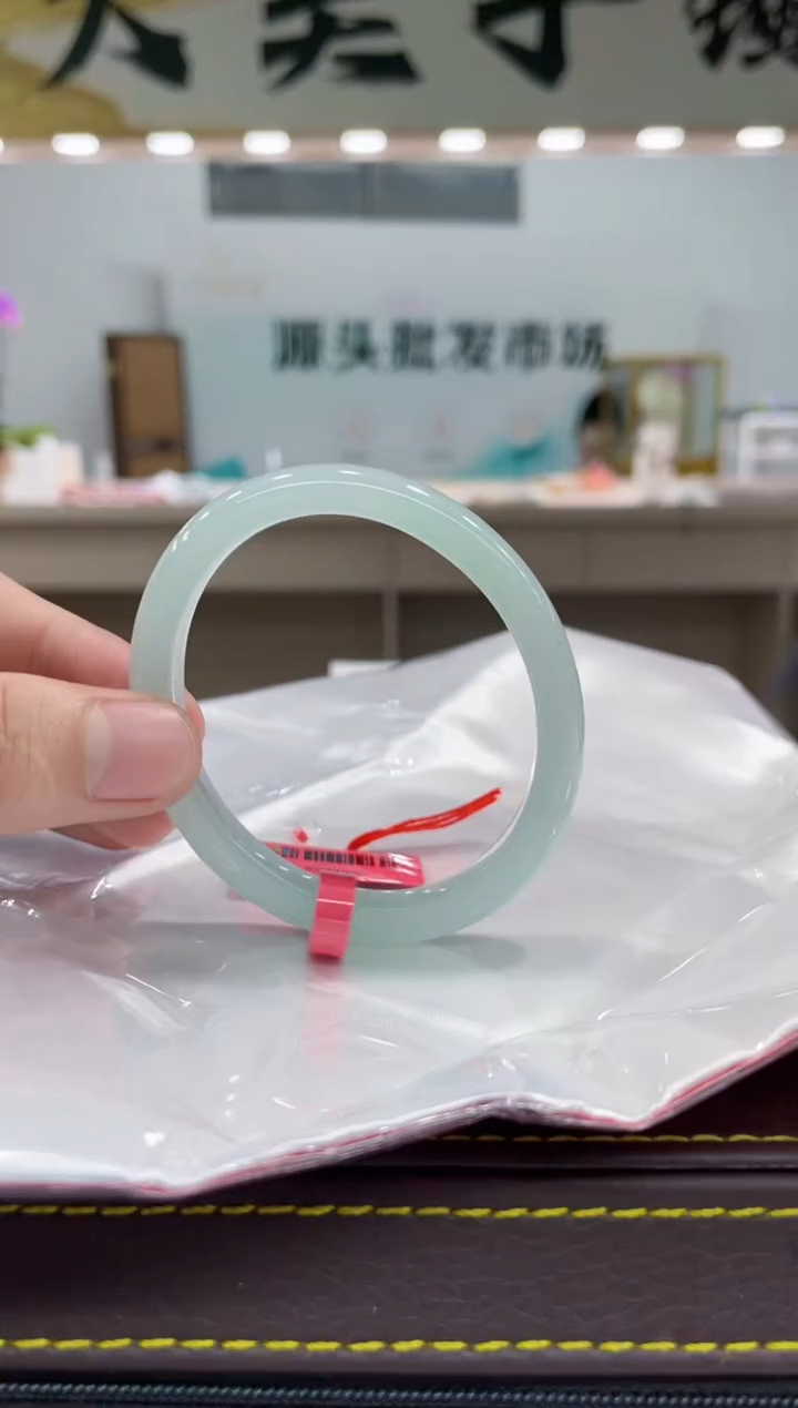 【闪购商品】翡翠手镯（贵妃镯）未镶嵌手镯
