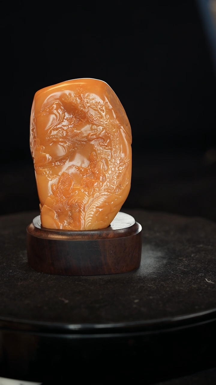 【闪购商品】田黄石北黄薄意神兽雕林凰丰作品