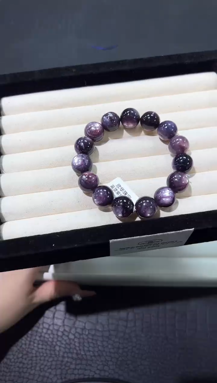 无非金属52d多样性发其一【1条】默认微瑕