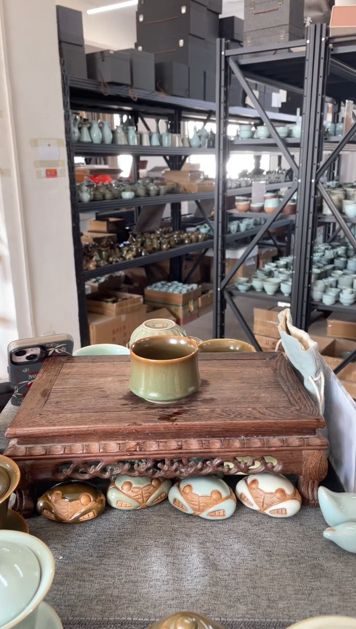 【闪购商品】瓷片青绿釉马蹄杯