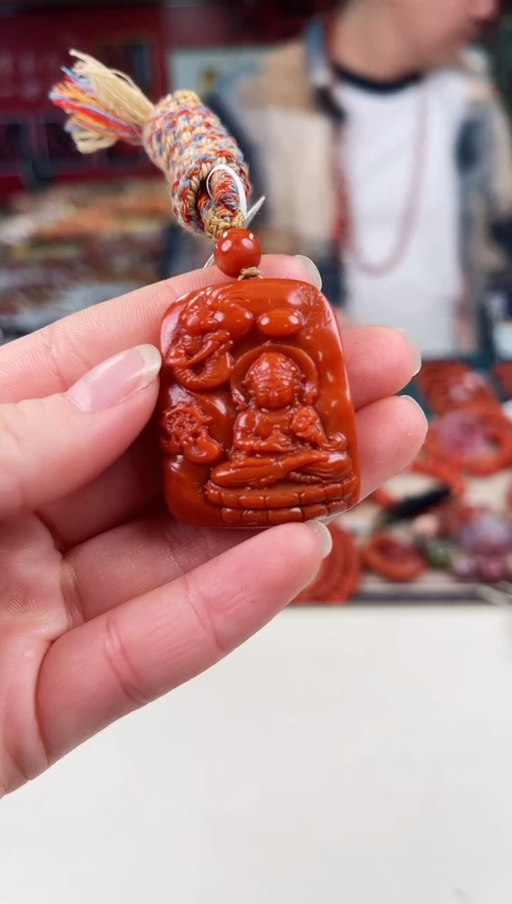 未镶嵌雕刻吊坠南红玛瑙（多样式发其一）