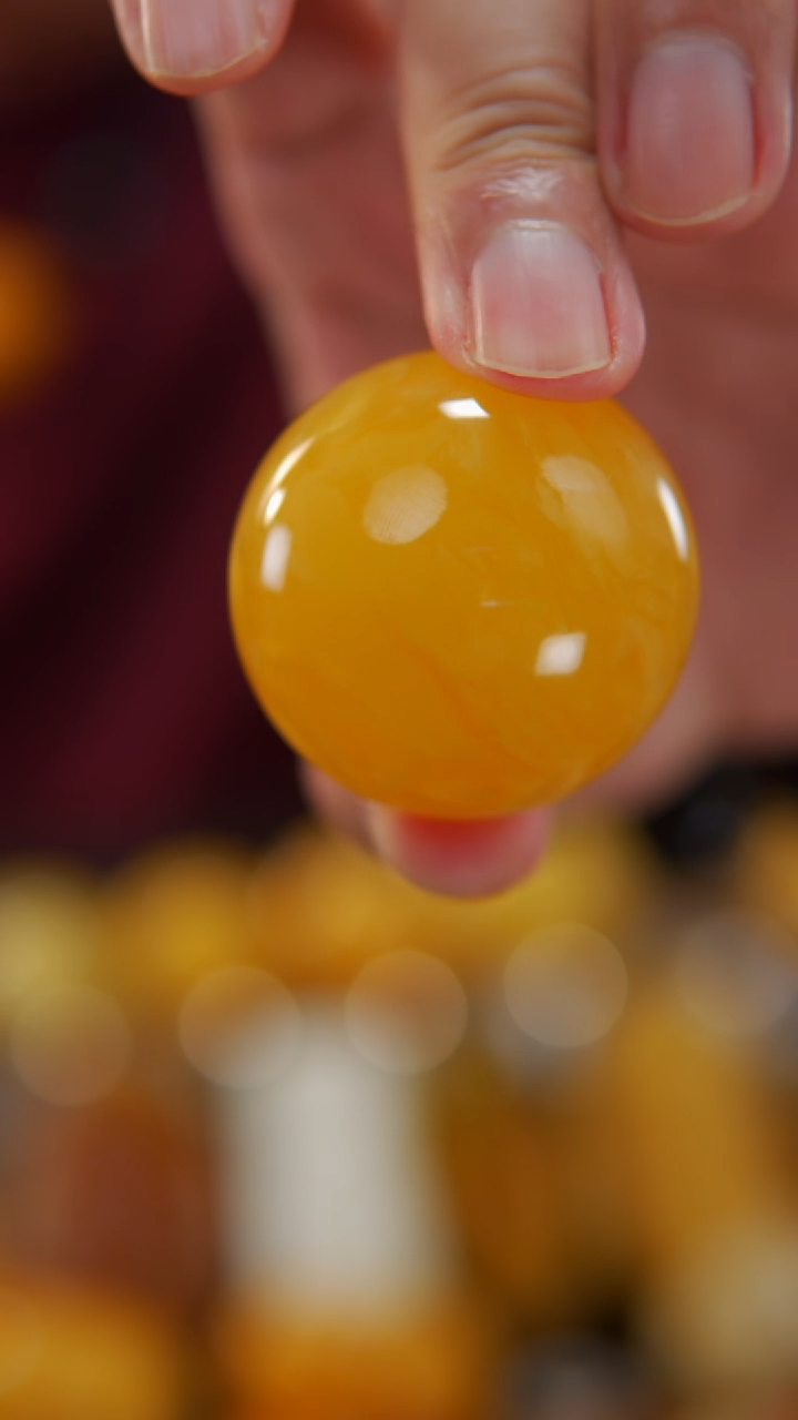 【闪购商品】蜜蜡颈饰未镶嵌焦皮料圆珠41.73