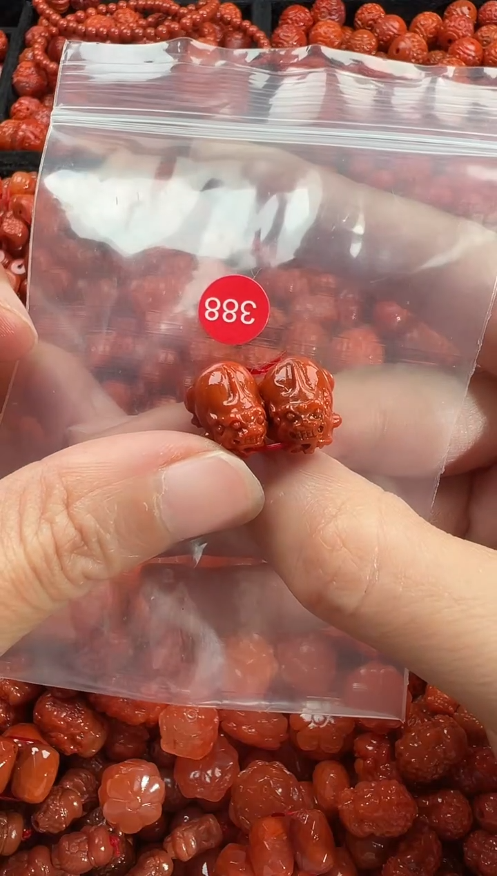 颈饰未镶嵌南红玛瑙1