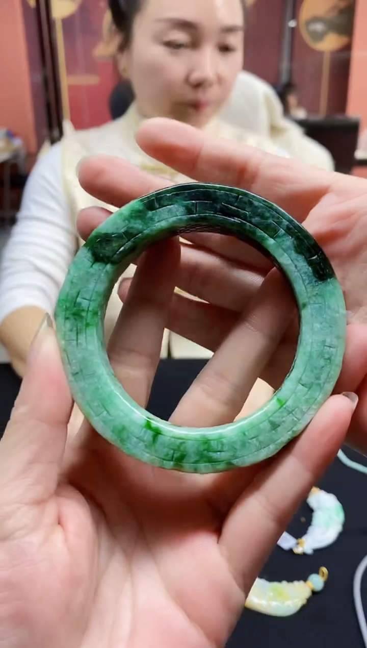 颈饰未镶嵌翡翠手镯58.4