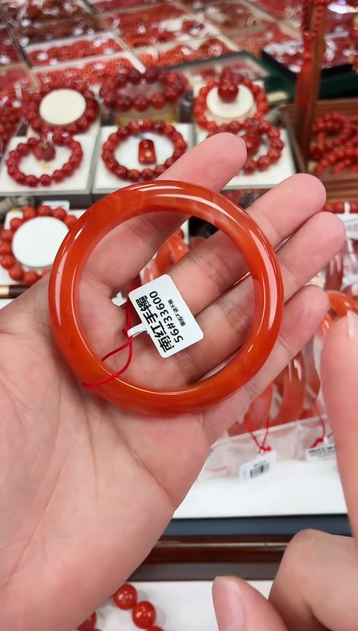 南红玛瑙手镯56*未镶嵌一个/条