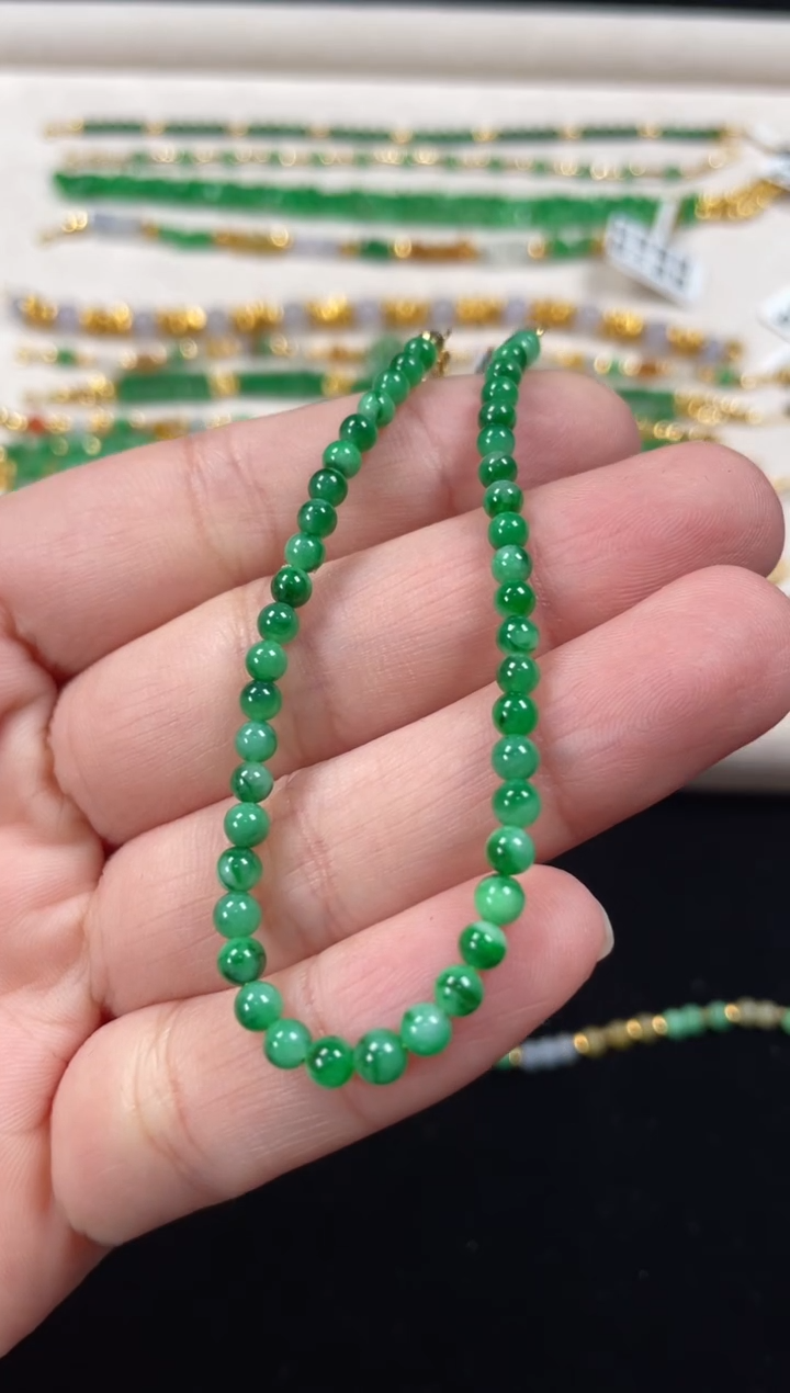 18K金镶嵌手链翡翠一条   P105