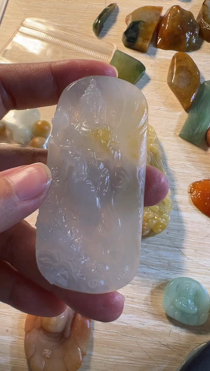 未镶嵌定制翡翠观音