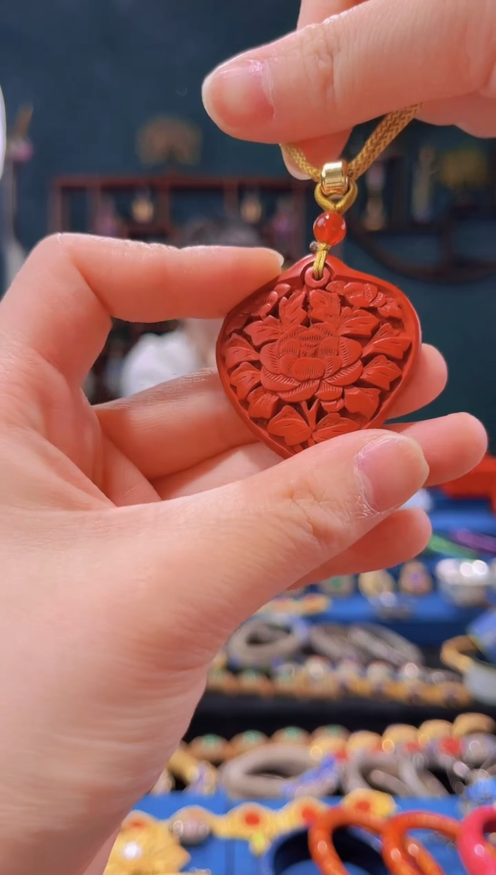 【闪购商品】非遗绝技 雕漆心形牌吊坠 玫瑰