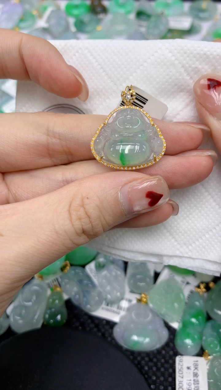 翡翠18K金镶嵌颈饰11111111