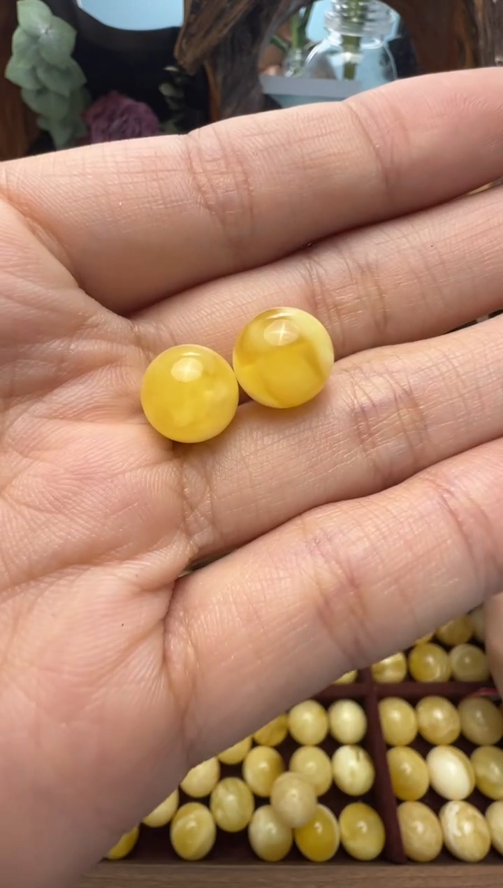 【闪购商品】蜜蜡裸石未镶嵌俄料微瑕10.5mm1.283克