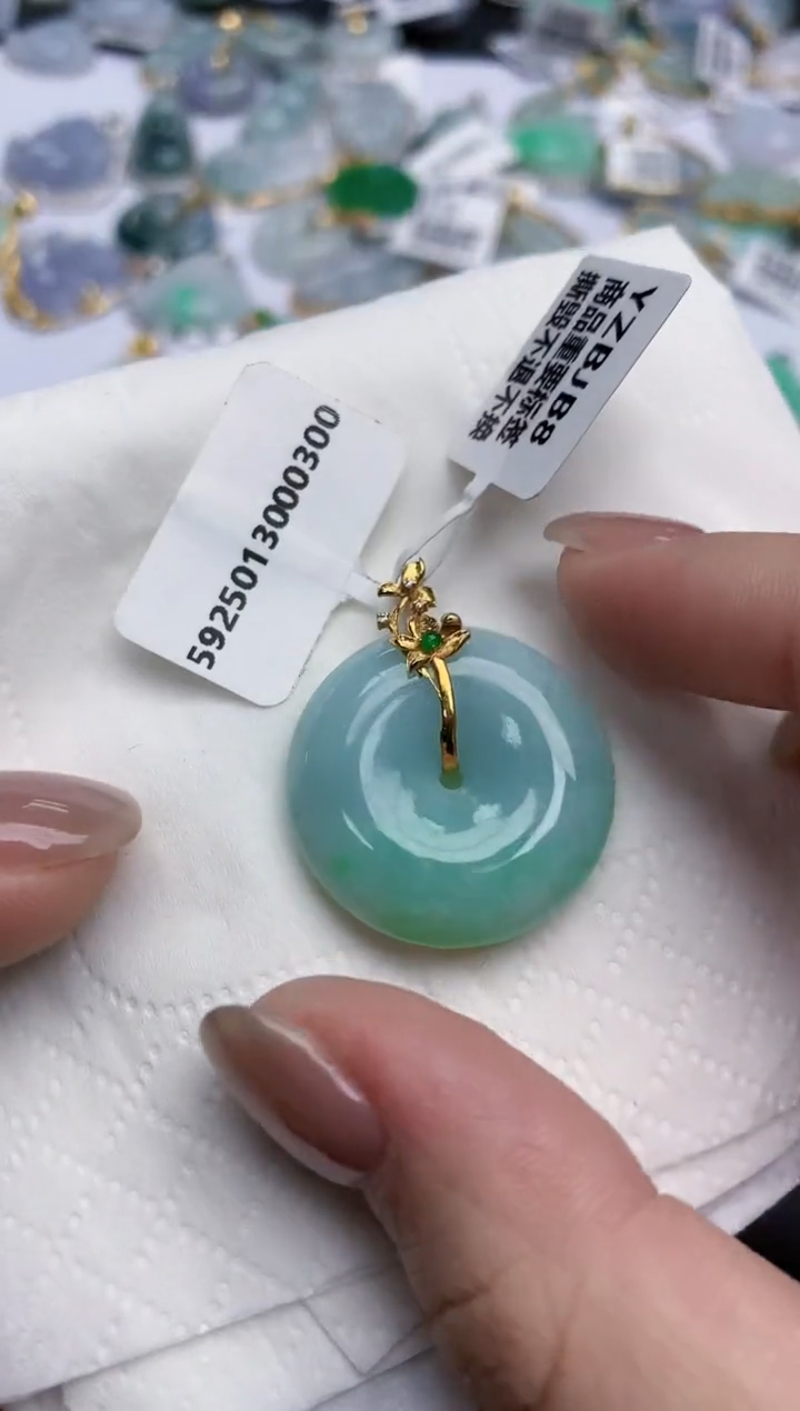 【闪购商品】翡翠颈饰18K金镶嵌天然缅甸翡翠A货