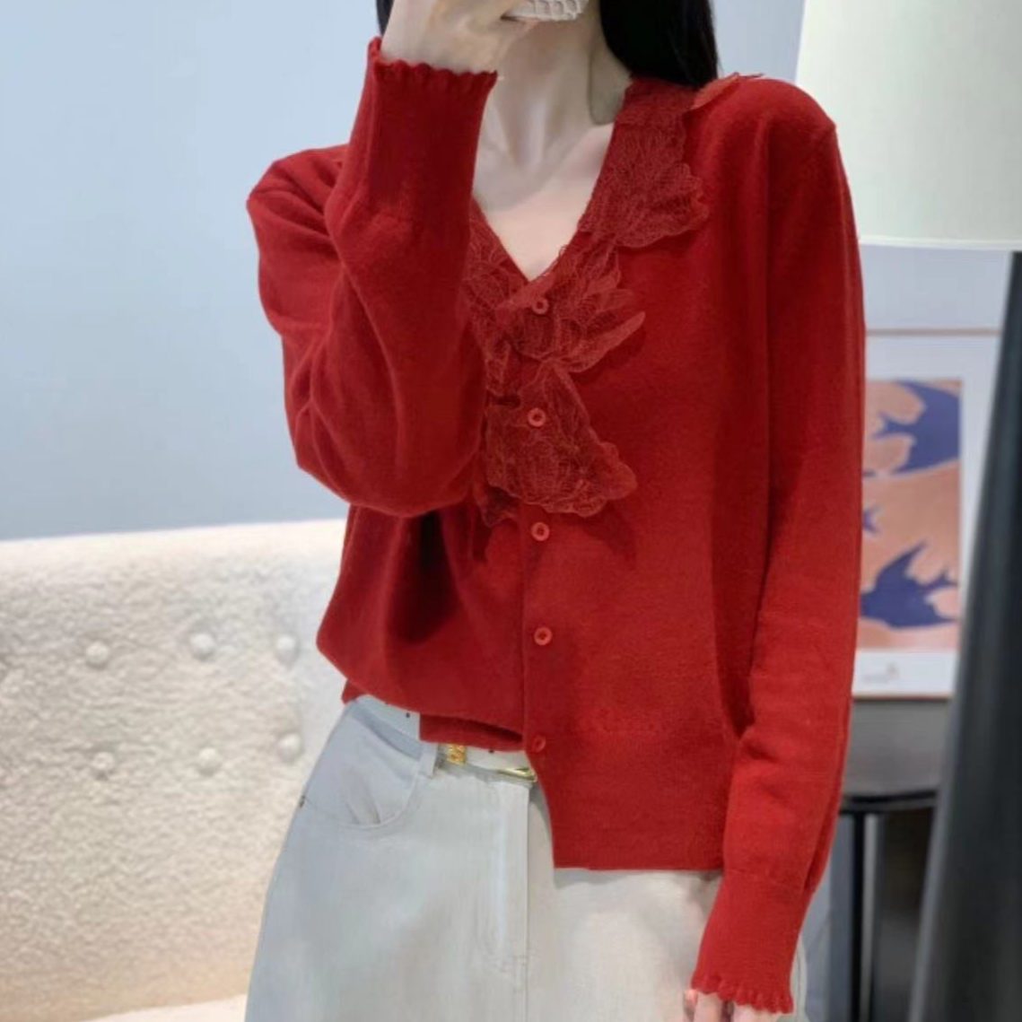 V领蕾丝针织衫--