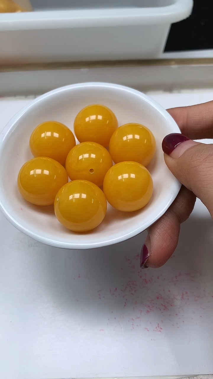 裸石蜜蜡未镶嵌A1854 鸡油黄蜜蜡22mm1个9.9元