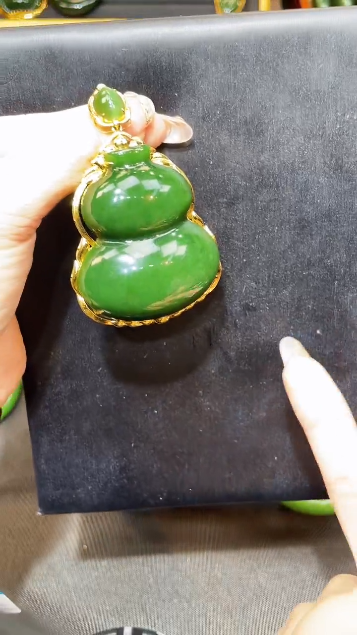 和田玉18K金镶嵌吊坠(赠链)多样性发一