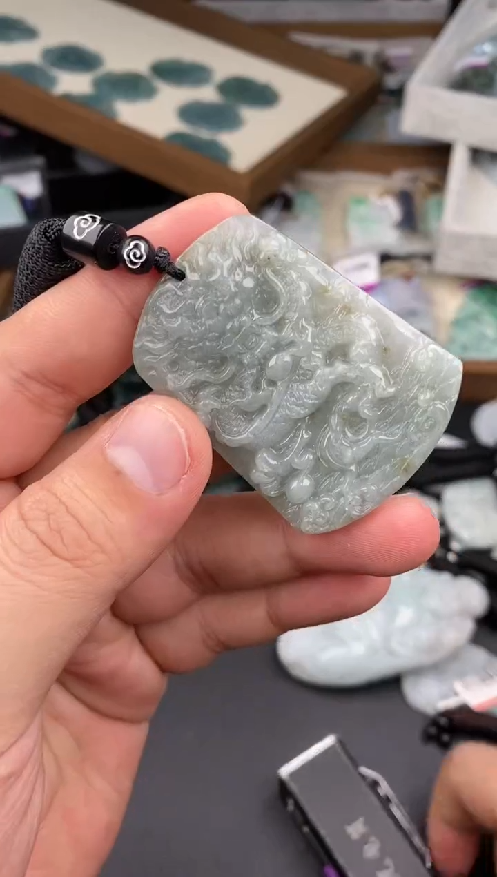 【闪购商品】翡翠颈饰未镶嵌  天然翡翠，一物一图