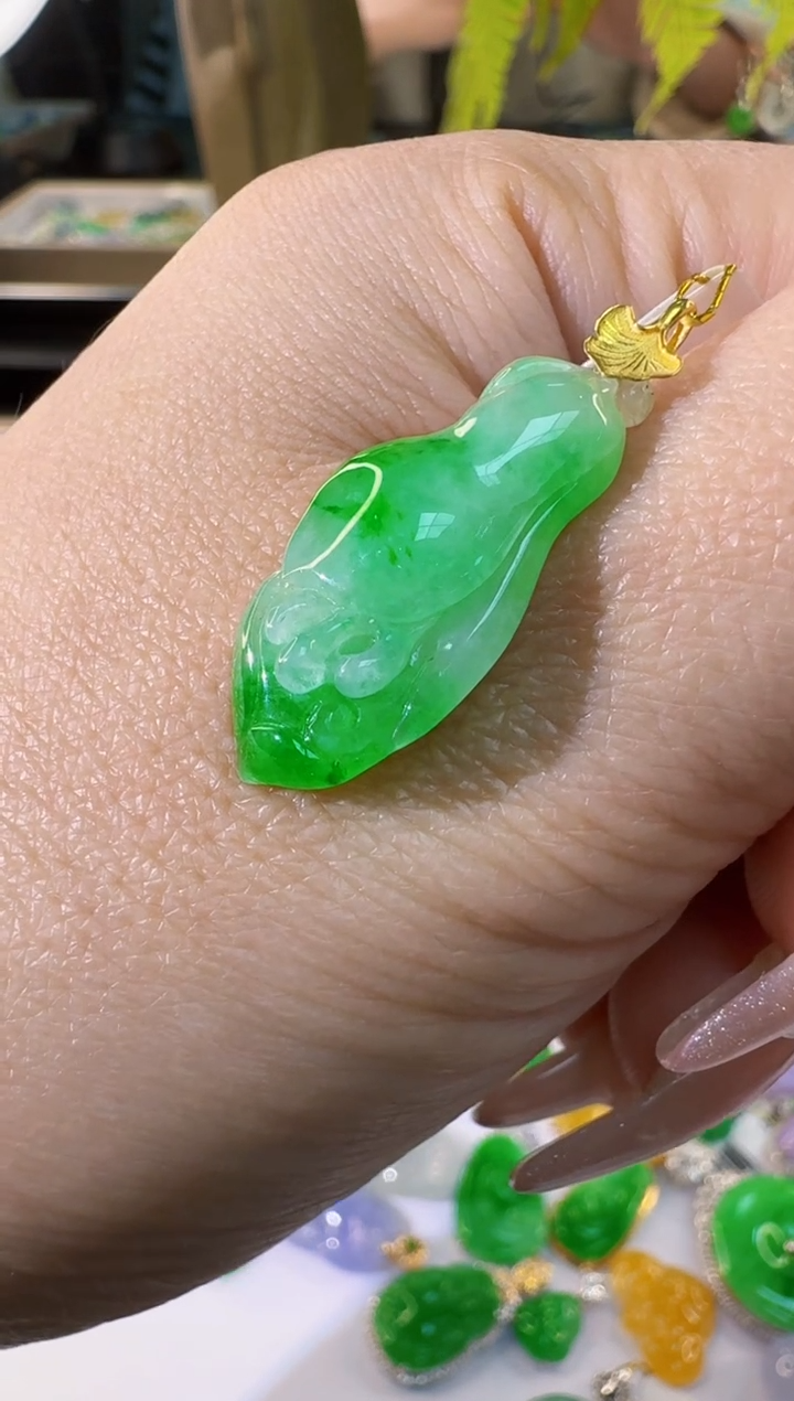 【闪购商品】翡翠吊坠(不含链)18K金镶嵌缅甸翡翠A货吊坠