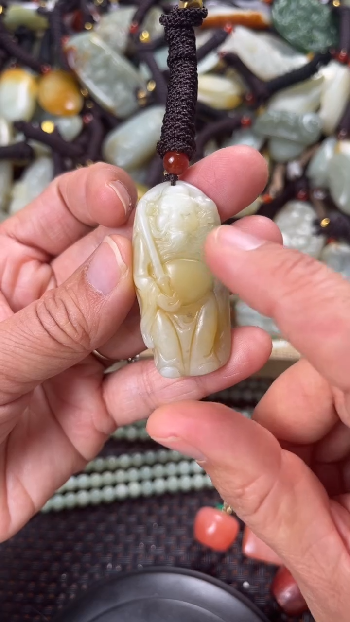 【闪购商品】和田玉颈饰未镶嵌多样性发货没有证书拍一发一有瑕