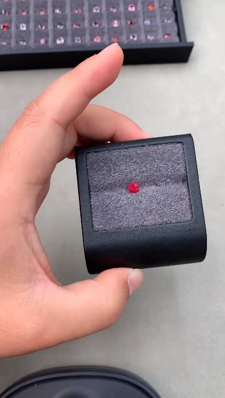 【闪购商品】定制尖晶石裸石未镶嵌0.72ct 吉尔德绝地武士