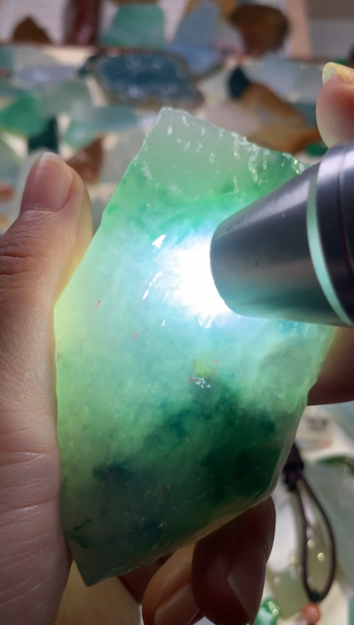 【闪购商品】翡翠颈饰未镶嵌吊坠