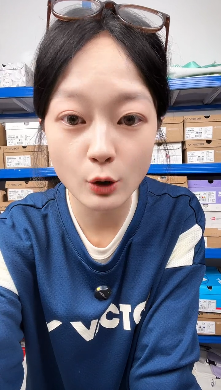 932号清仓衣服，不退不换！38码  TTY