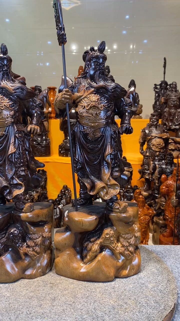 【闪购商品】风车木（黑檀木）木雕关公